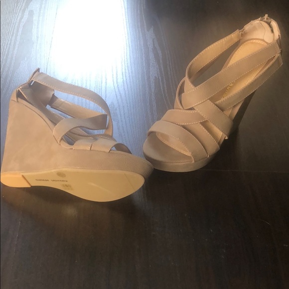 Wedge Sandals - Picture 2 of 7